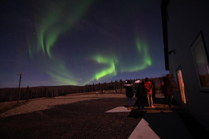 Aurora Viewing Lodge - The lodge portion: warmth, instruction, and a night that feels organized