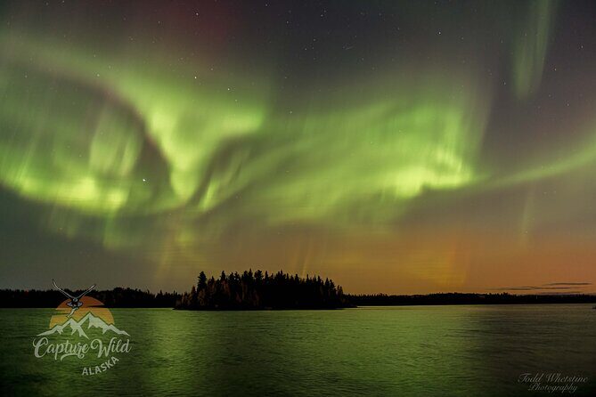 Capturing the Ethereal Beauty: Northern Lights Photo Workshop - The 9:30 pm Pickup: Staying Warm While You Chase the Aurora