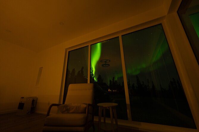 Cleary Summit Aurora Glass House Luxury Northern Lights Tour - Photography service: included help that can actually matter