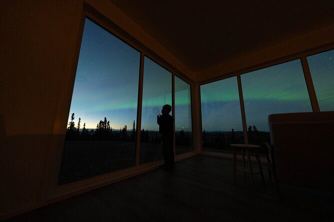 Cleary Summit Aurora Glass House Luxury Northern Lights Tour - Group size and what that means for your night