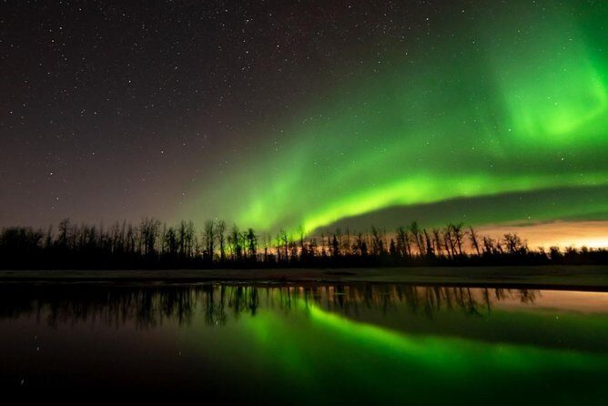 Fairbanks Northern Lights Tour - Warm gear and shelter: the comfort upgrade that affects your photos