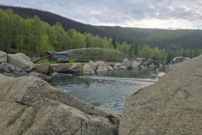 Midnight Sun Magic Chena Hot Springs Soak and Ice Museum Tour - Aurora Ice Museum: what to expect inside (and how to not freeze)