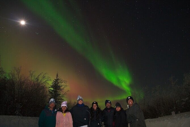 Northern Lights Aurora Tour with FREE Photography - What to wear (and bring) so the cold doesn’t ruin the night