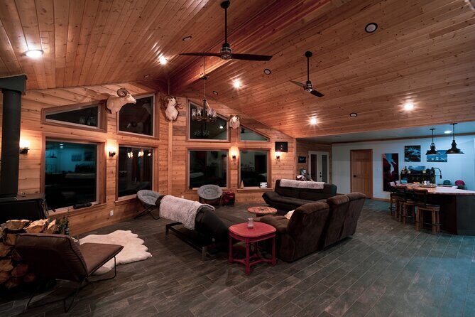 Northern Lights Lodge & Chase Tour from Fairbanks - Private Viewing at the Wilderness Lodge (Fireplace + Panoramic Windows)
