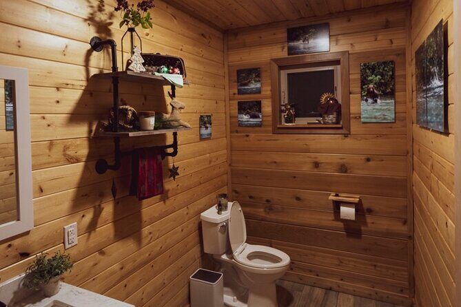 Private Northern Lights Lodge & Chase – Fairbanks - Stop 2: Leaving Fairbanks Behind (The Interior Drive)