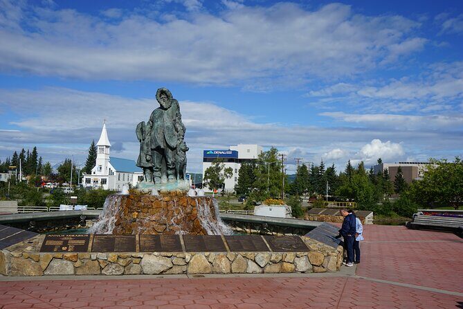 Private Tour for Chena Hot Springs (Free Photo) from Fairbanks - The Fairbanks-to-North Pole Portion: North Pole Stops, Pipeline Talk, and Tight Time Blocks